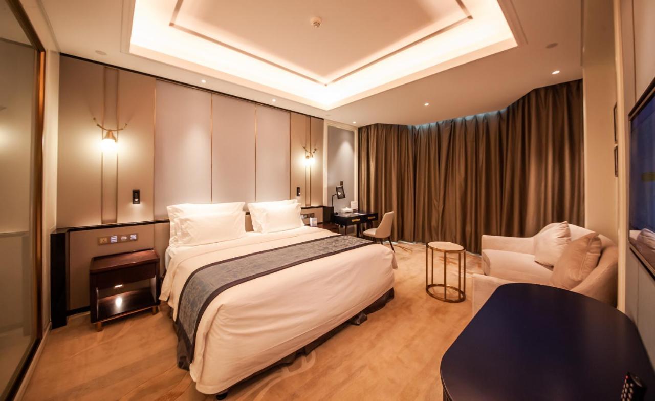 Wyndham Qingdao Hotel Exterior photo