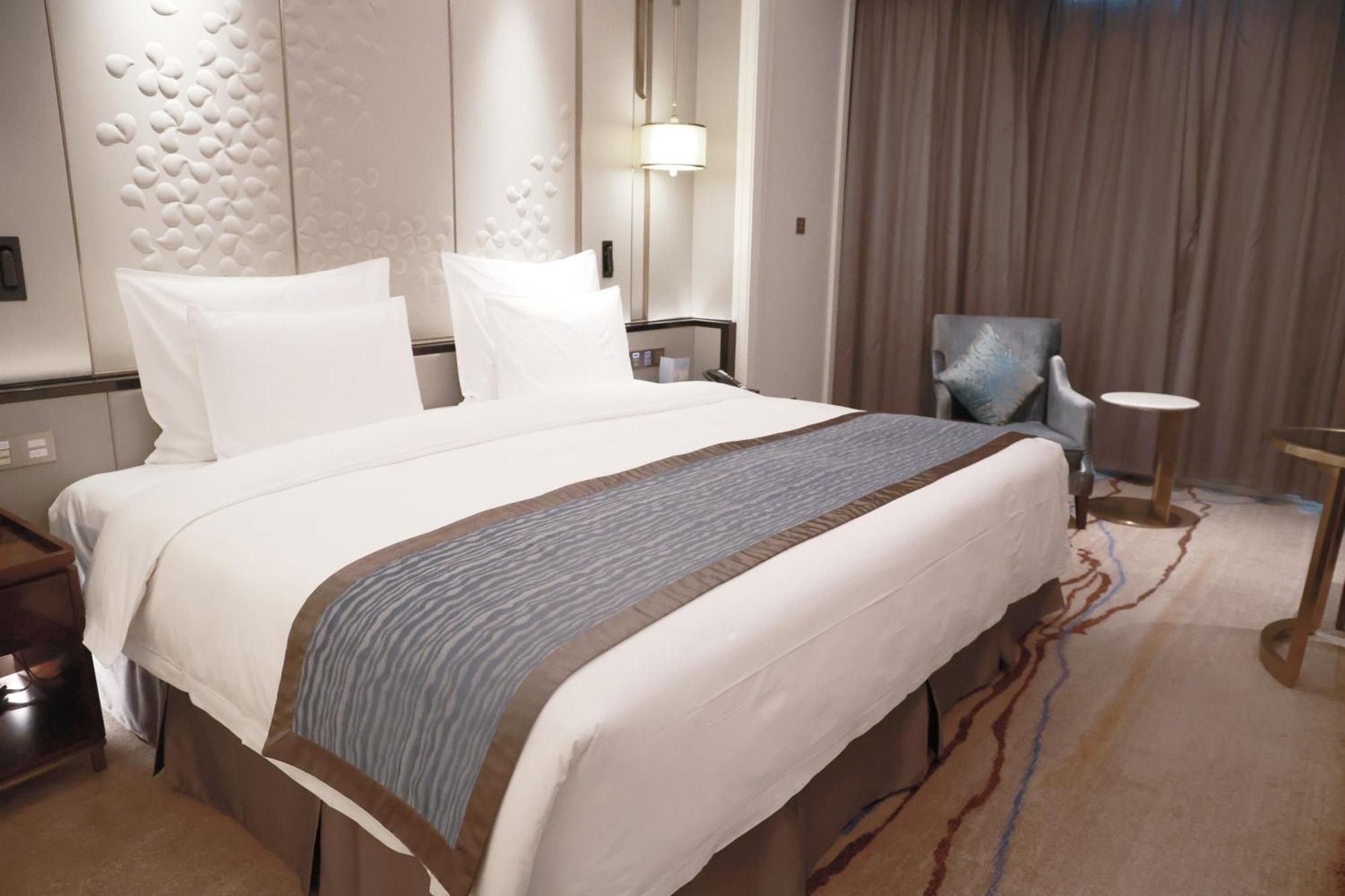 Wyndham Qingdao Hotel Exterior photo