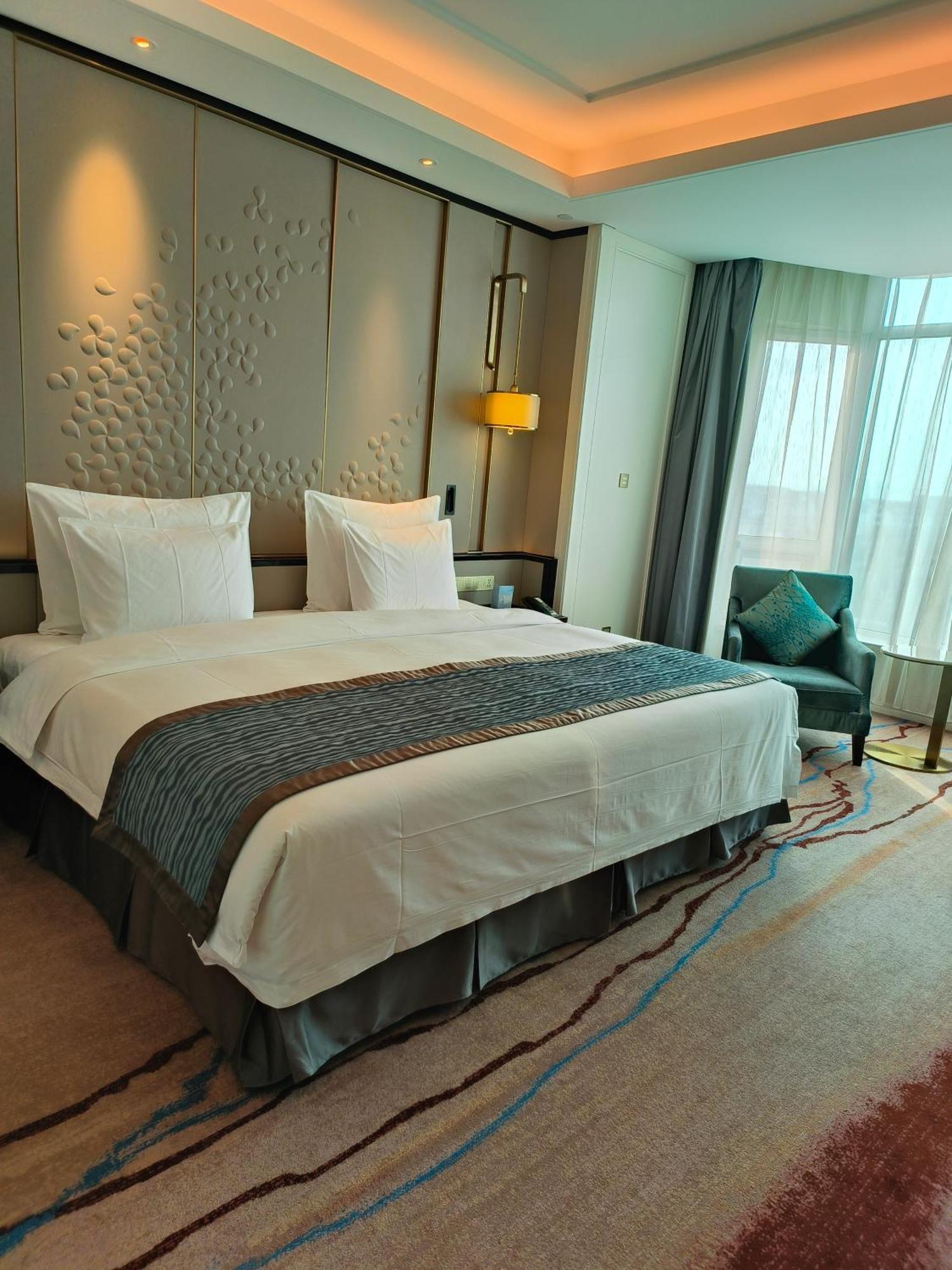 Wyndham Qingdao Hotel Exterior photo